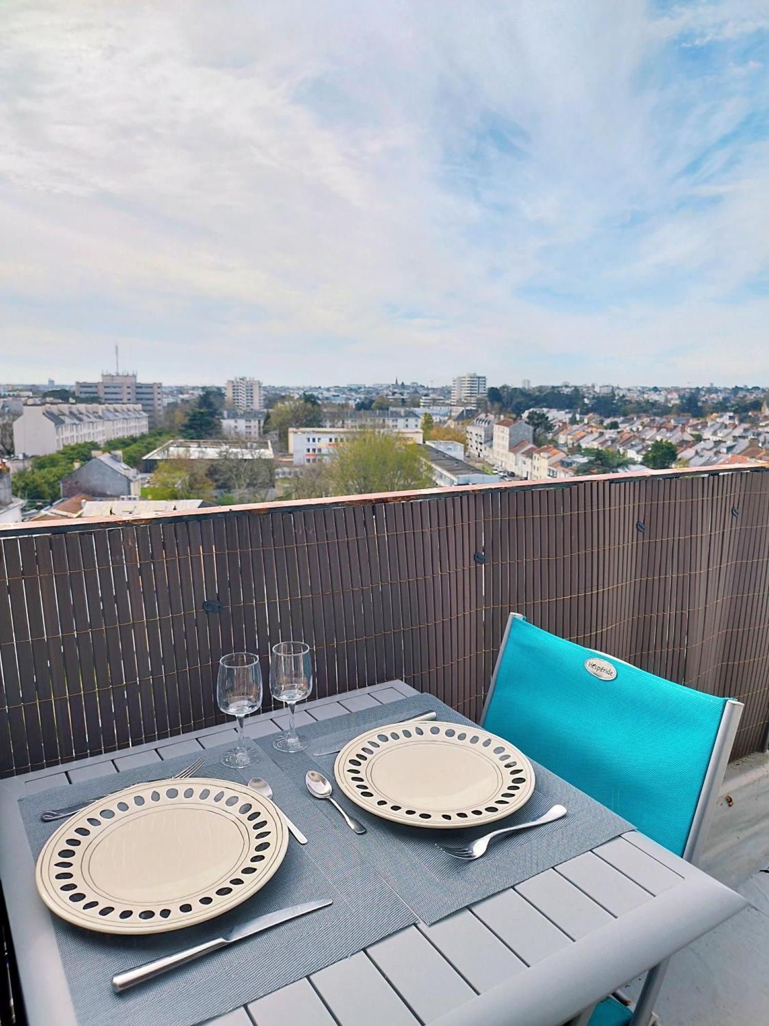 Charmant Appartement Lumineux - Dernier Etage Avec Balcon - Proche Centre-Ville Nantes Buitenkant foto